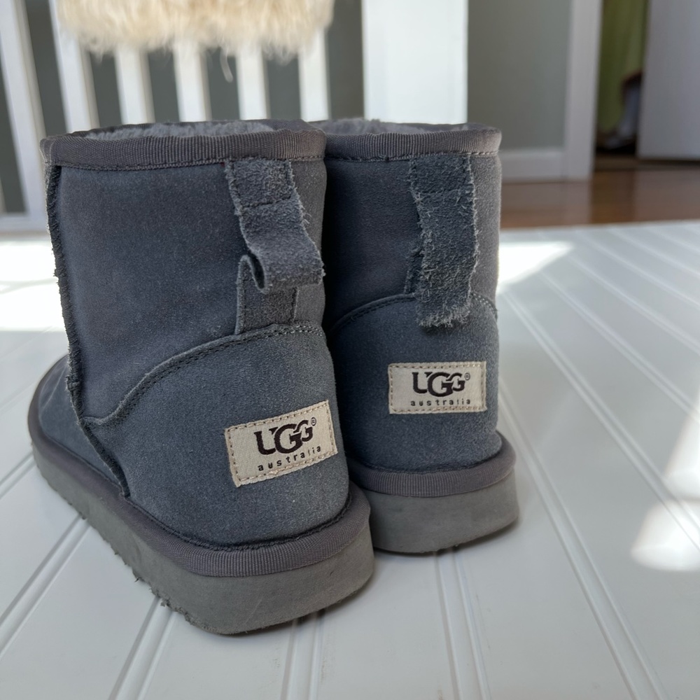 Ugg Mini - image 3